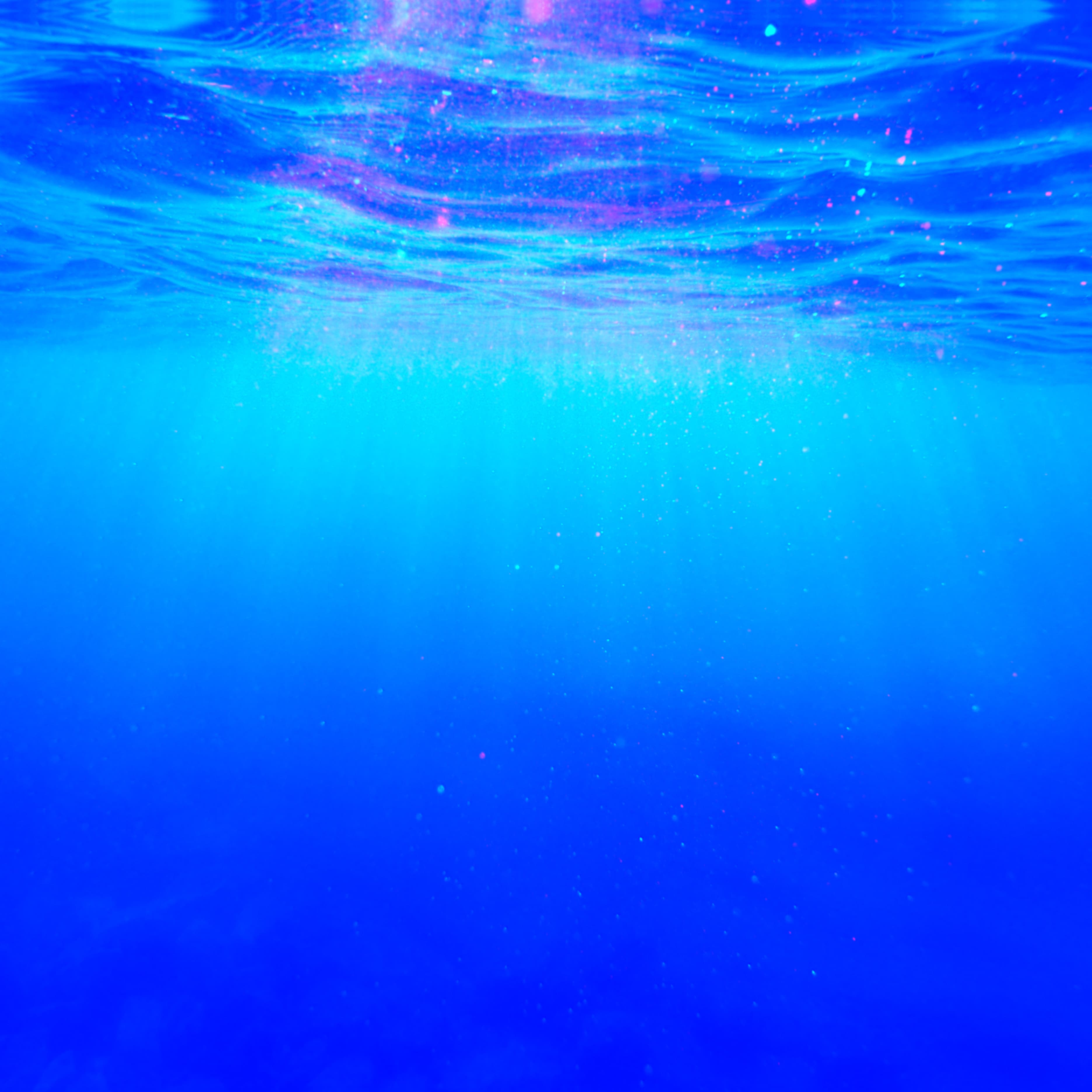 青
